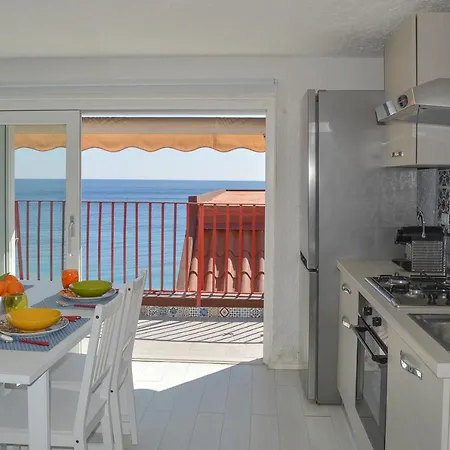 아파트 Panoramic Loft Acquamarina *