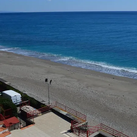 아파트 Panoramic Loft Acquamarina